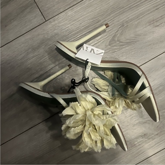 SOLD- Cream and Green Heels with Delicate Straps and Sparkling Embellishments - Picture 5 of 5